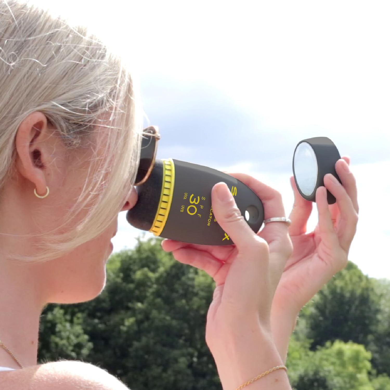 Solex Sports Sun Cream SPF 30 for Outdoor Sports, Golf, Tennis, Cricket - Easy Application Body and Face Sunscreen - Suncream Factor 30 with Shea Butter - Sunblock with Applicator, Mirror & Carabiner-3